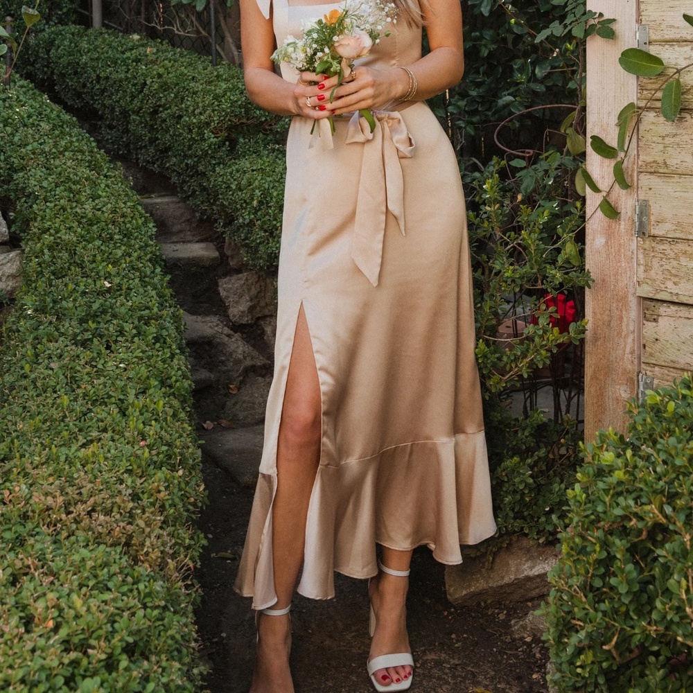 Mumu Weddings Claire Midi Dress - Champagne - M - Dry Cleaned! - Picture 2 of 15